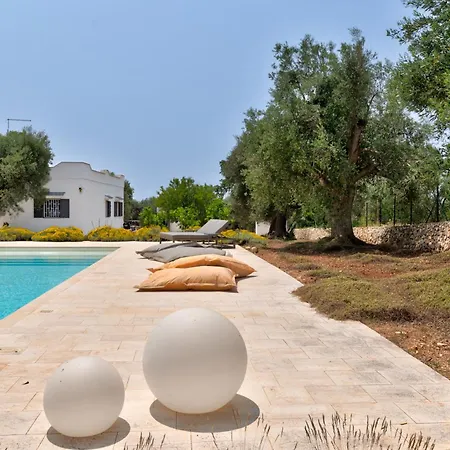Trullo Il Magnifico ヴィラ オストゥーニ